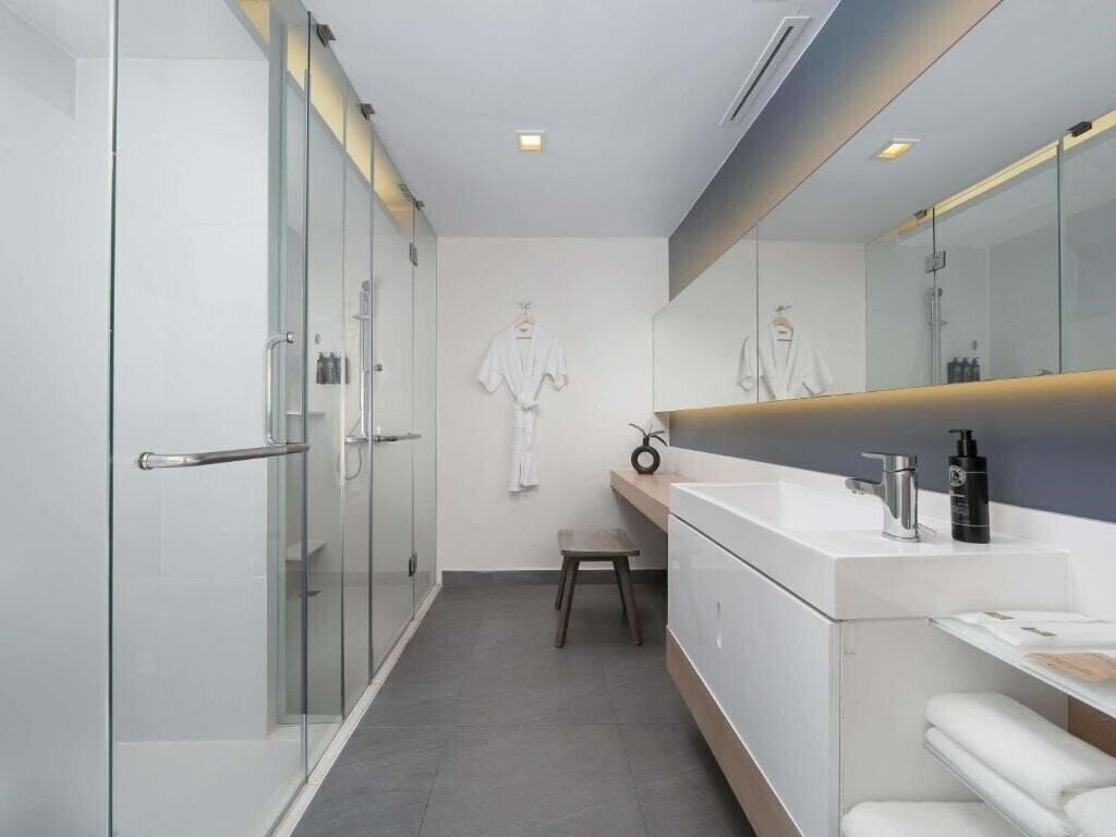 Фотография The Andaman Beach Hotel Phuket 4*