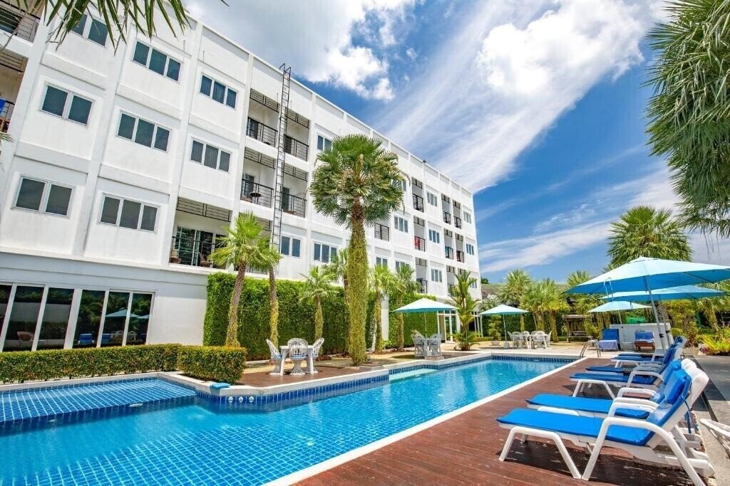 Отель Sungthong Kamala Beach Resort 3*