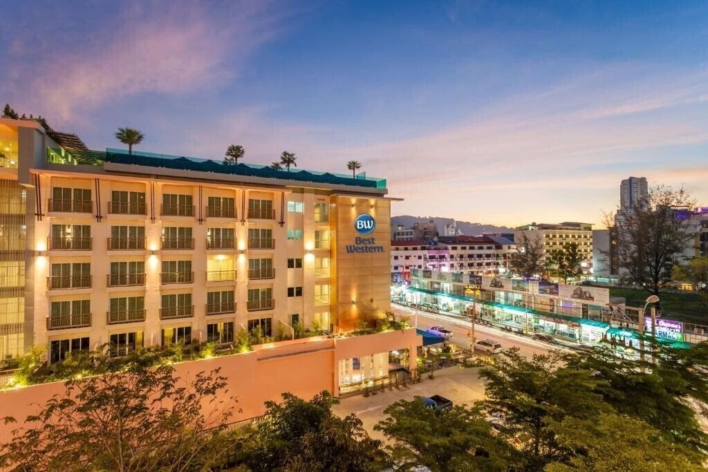 Отель Best Western Phuket Patong Beach 4*