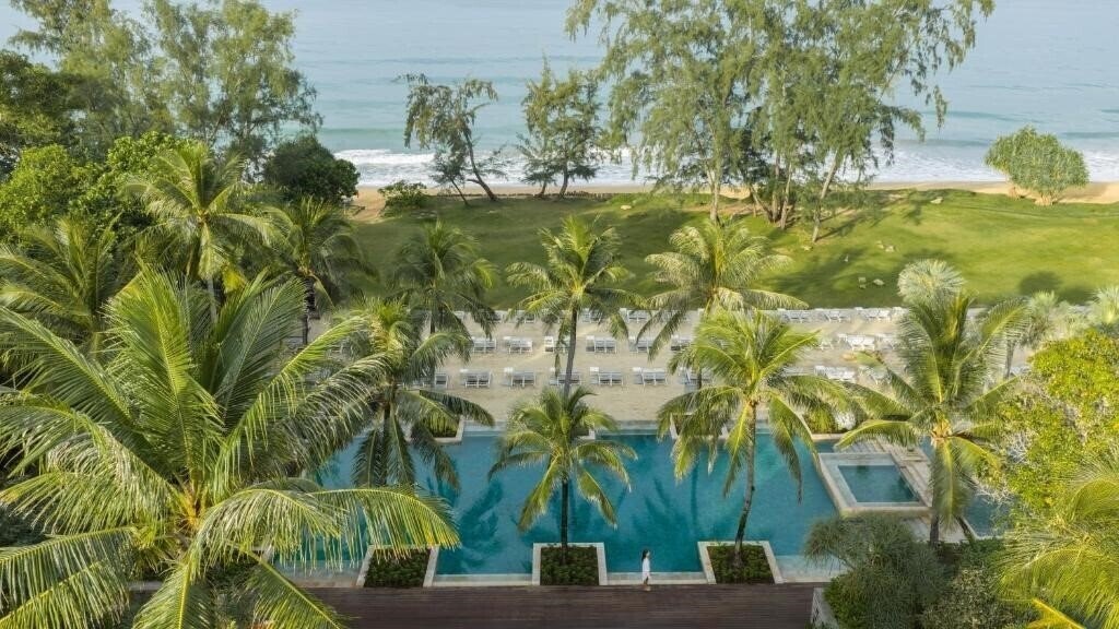 Отель Anantara Phuket Mai Khao Villas 5*