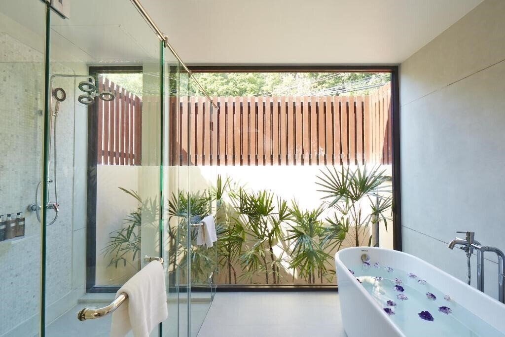 Фото Bandara Villas Phuket 5*