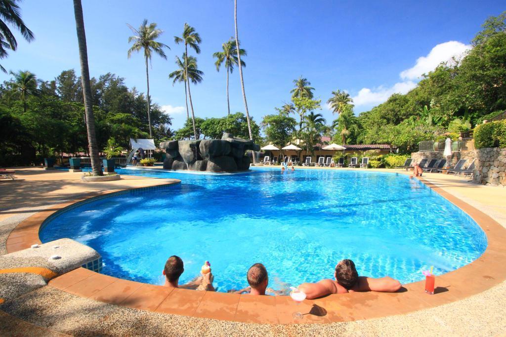 Отель All Seasons Naiharn Phuket (ex. Sabana Resort) 4*