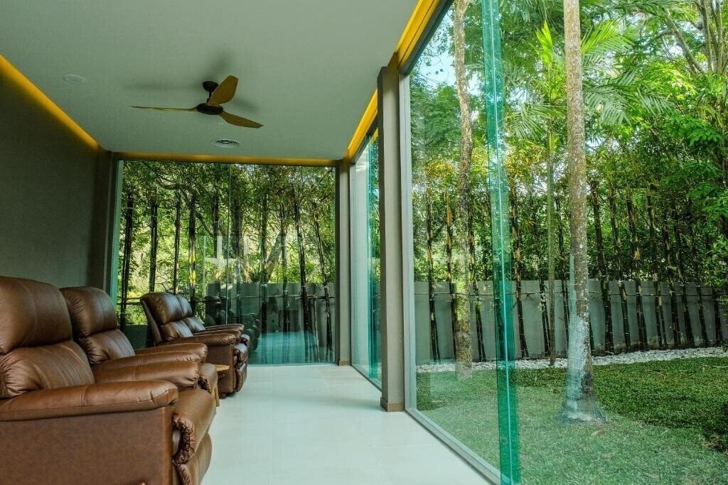 Картинка AtEase Phuket Patong 5*