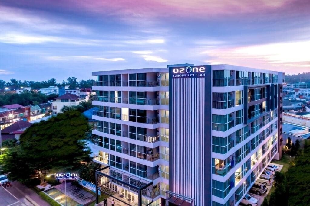 Отель Ozone Condotel Kata Beach 4*