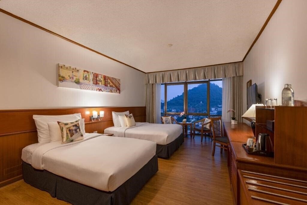 Фото Royal Phuket City Hotel Nws Crew 4*