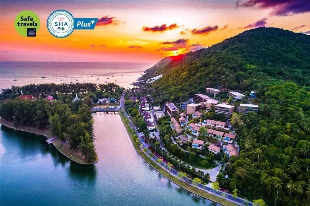 Картинка Sunsuri Phuket Naiharh Beach 5*