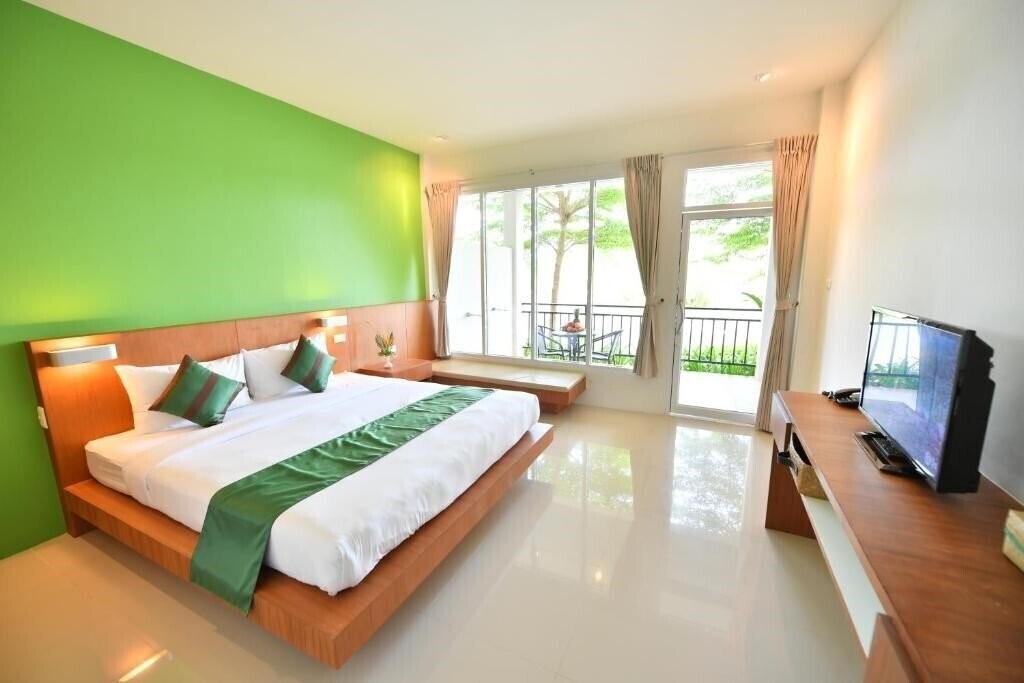 Фотография The Touch Green, Naiyang 3*