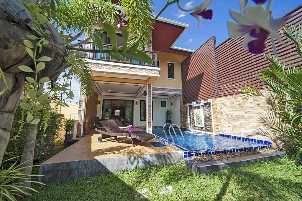 Отель BangTao Tara Villa 4 4*