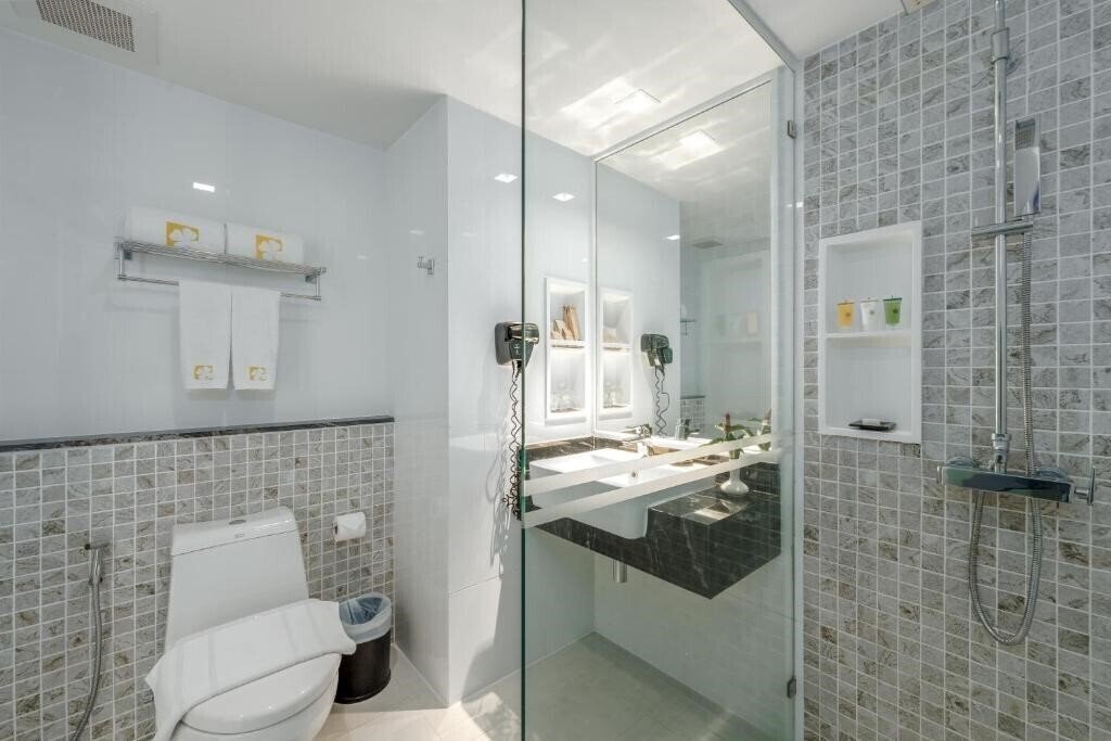 Фотография Surf Hotel Patong 4*