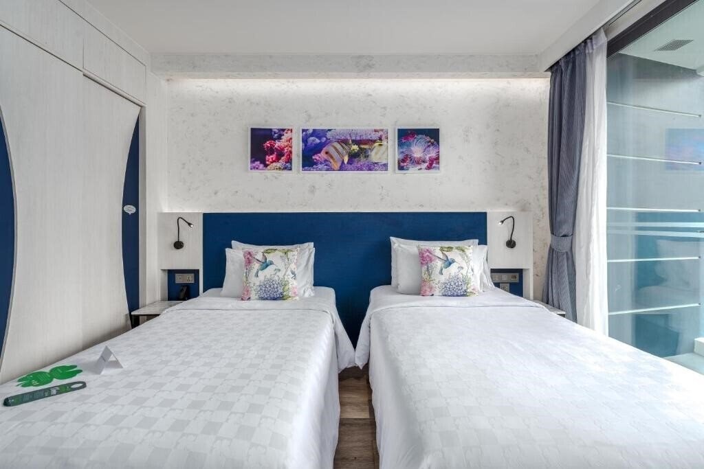 Изображение Surf Hotel Patong 4*