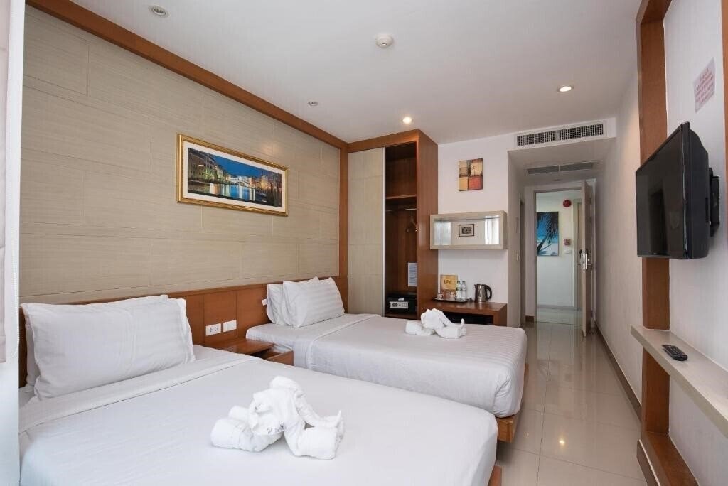 Картинка Expat Hotel Patong Center 3*