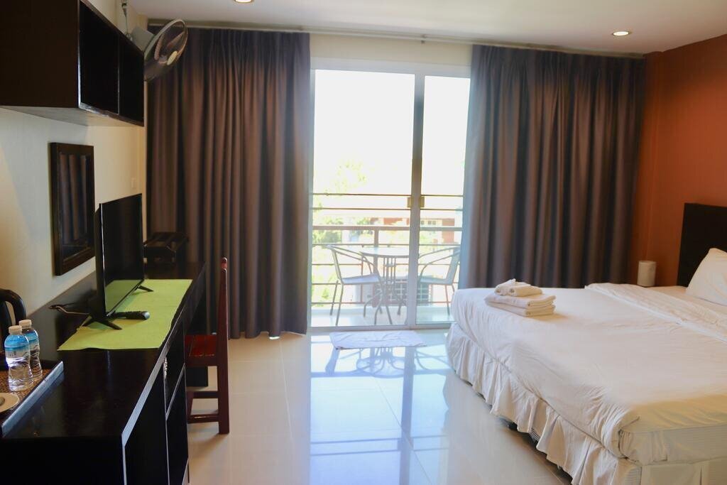 Отель Baan Oui Phuket Guest House 3*