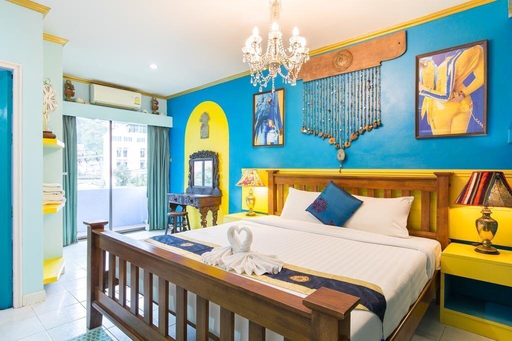 Отель Barefoot Hotel Kalim Beach Front 3*