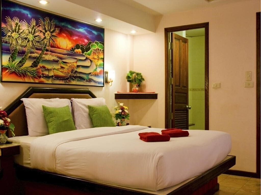 Отель Paradise Inn 3*