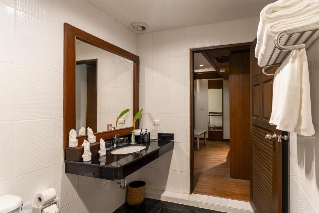 Фото Best Western Premier Bangtao Beach Resort 4*