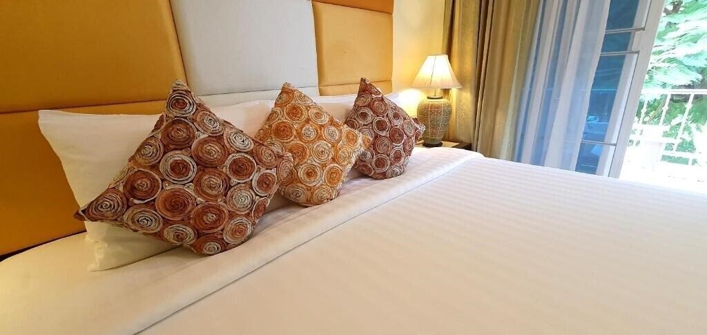 Отель The Mareeya Place 2*