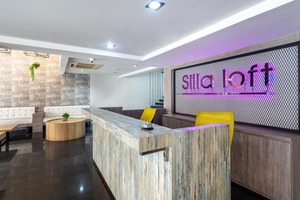 Отель Silla Loft Patong 3*