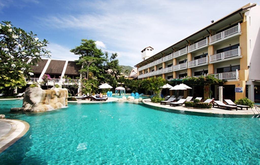 Отель Thara Patong 4*