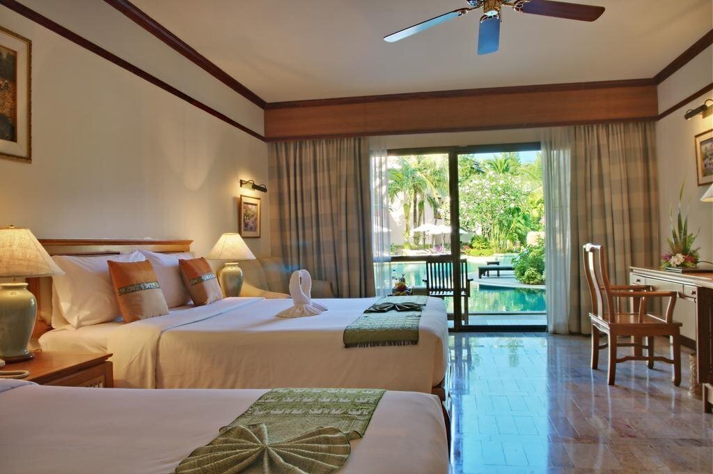 Картинка Thara Patong 4*