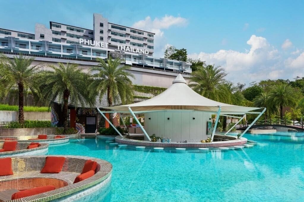Фото Patong Bay Hill Reosrt & Spa 4*