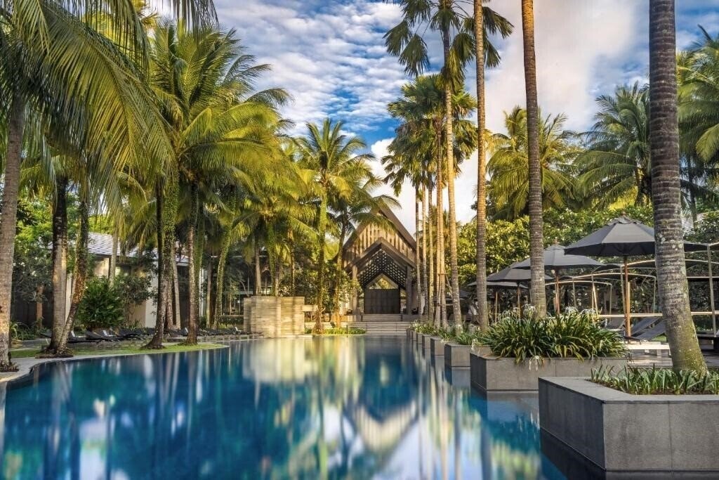 Отель Twinpalms Phuket Penthouses & Duplex Pool Suites 5*