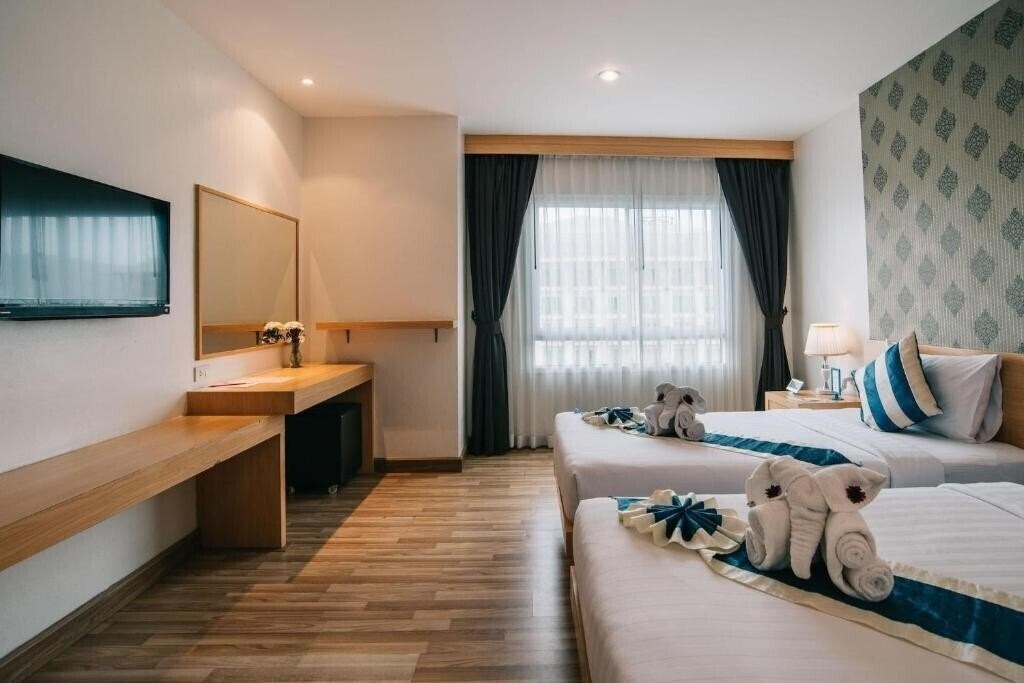 Отель Icheck Inn Central Patong 3*