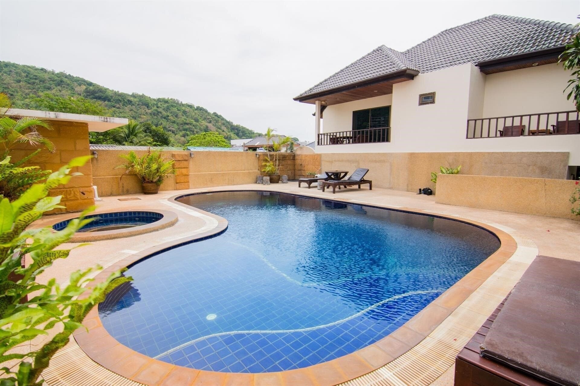 Отель Kata Bella Resort (EX. KATA HAPPY HOUSE). 3*