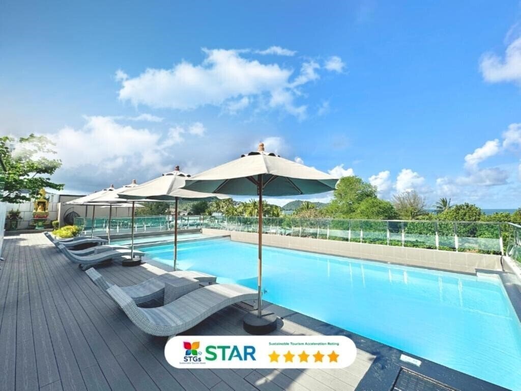 Фото Araya Beach Hotel Patong 1*