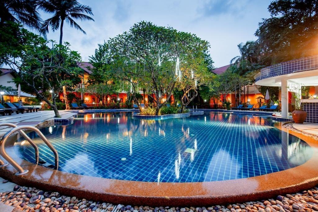Отель Hyton Leelavadee Phuket 3*