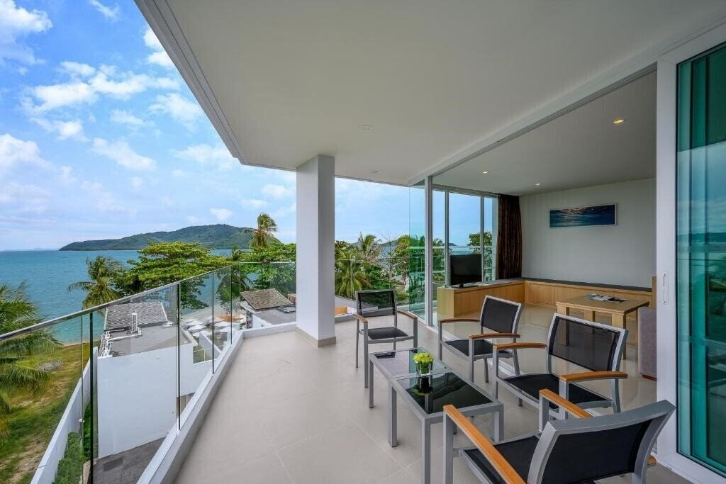 Изображение Best Western Plus The Beachfront 4*