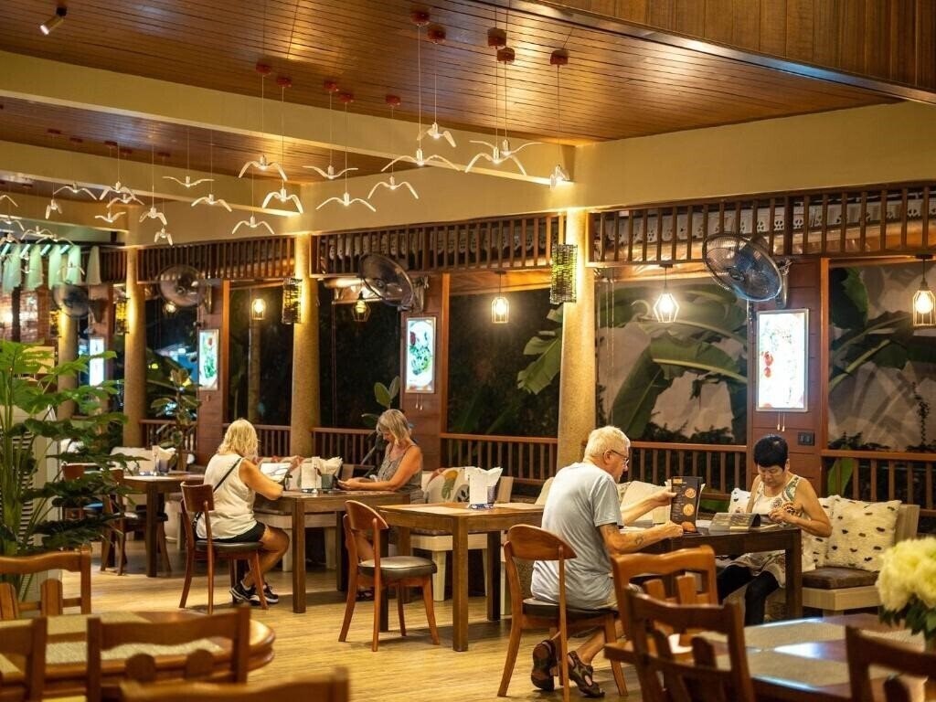 Изображение Baan Sailom Hotel Phuket 3*