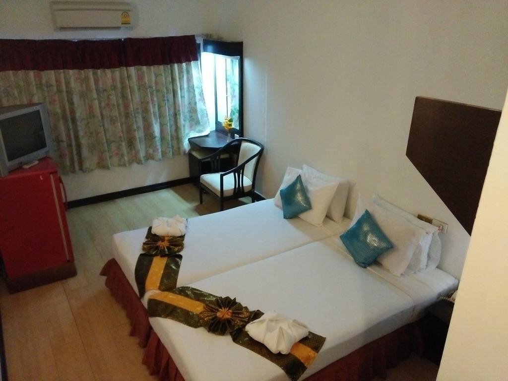 Фото Baan Karon View Resort 3*