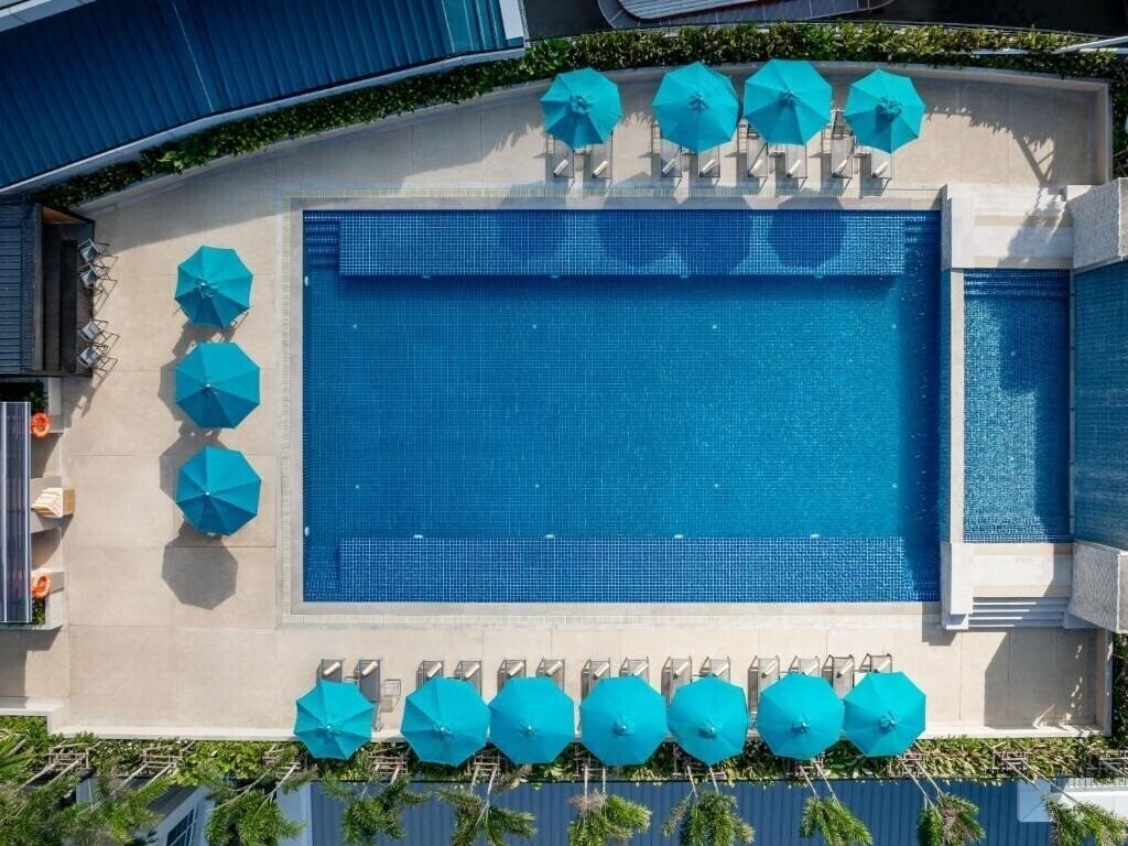 Отель Millennium Resort Patong 5*
