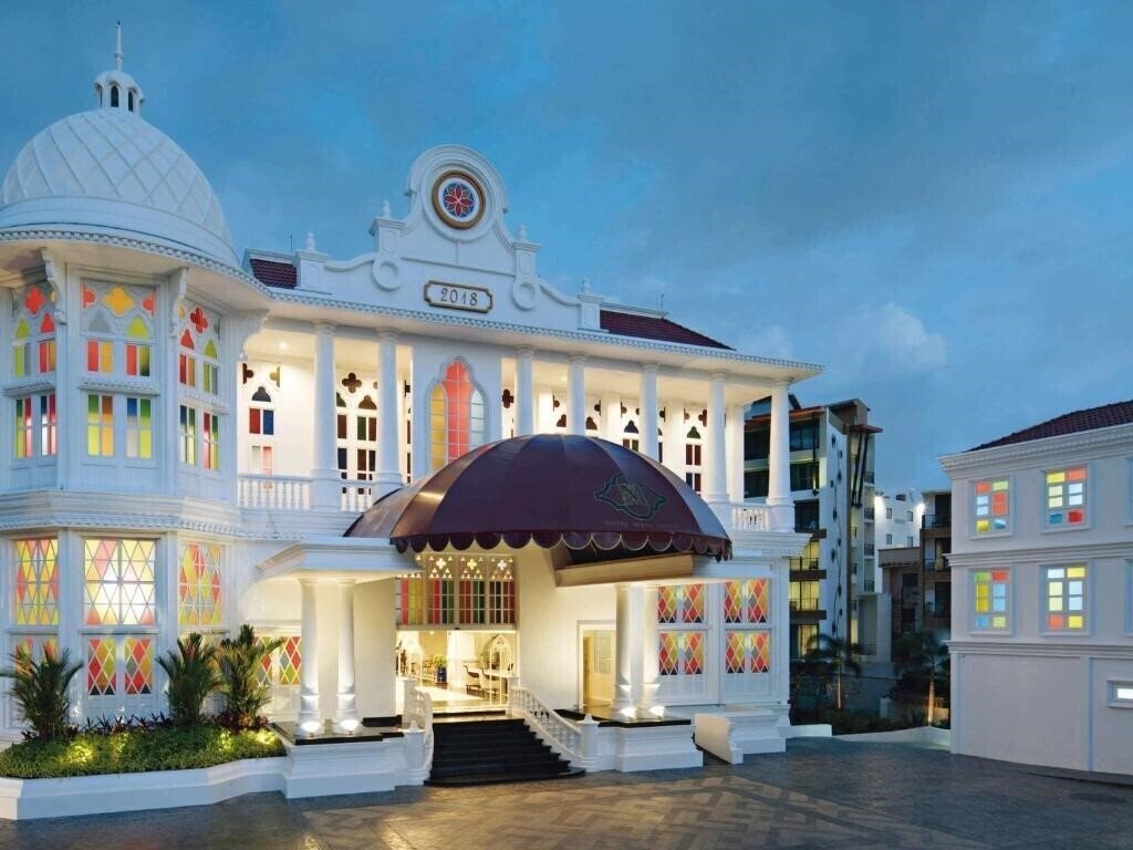Изображение Movenpick Myth Hotel Patong Phuket 5*