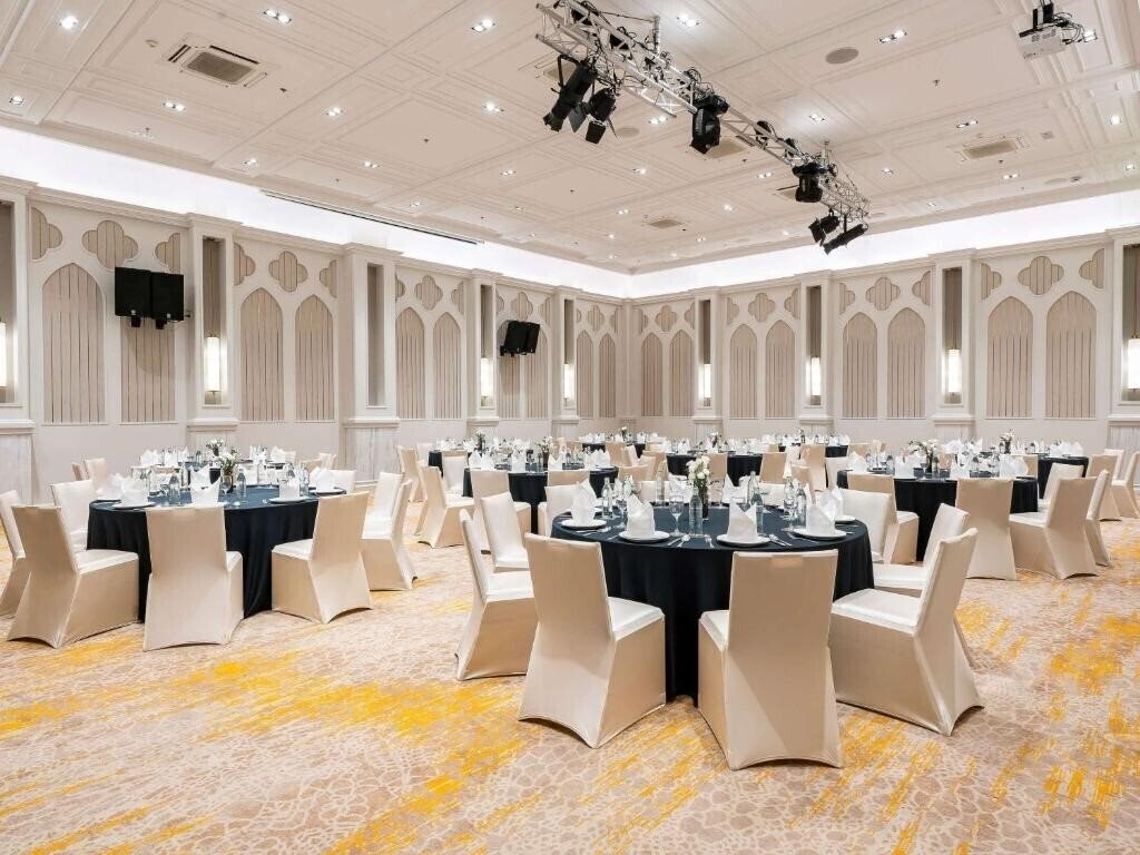 Картинка Movenpick Myth Hotel Patong Phuket 5*