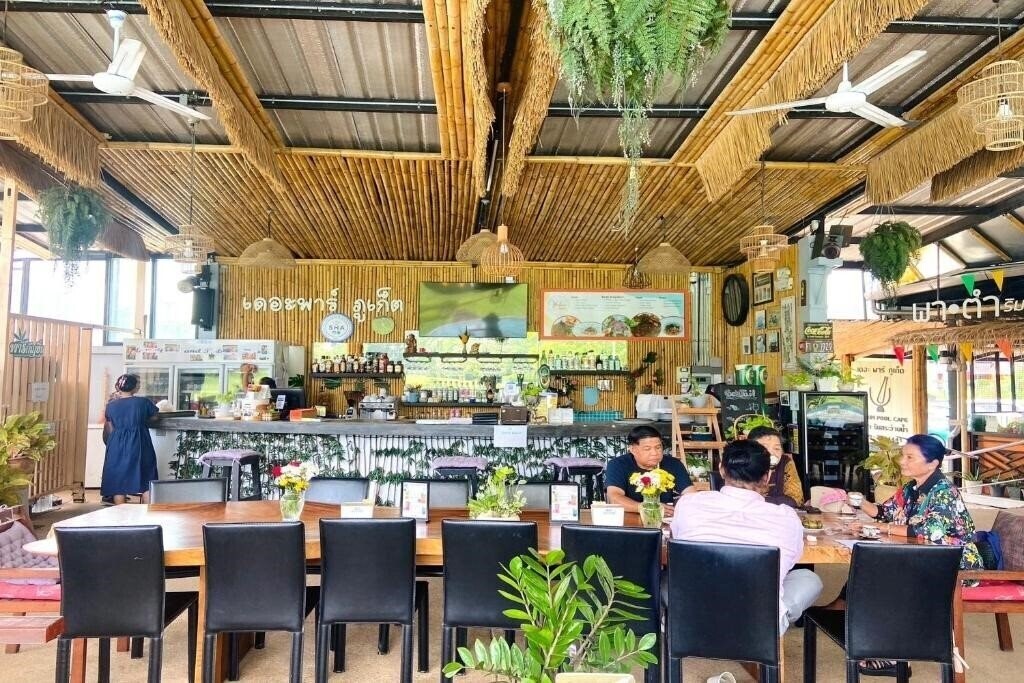 Фотография The Par Phuket 4*