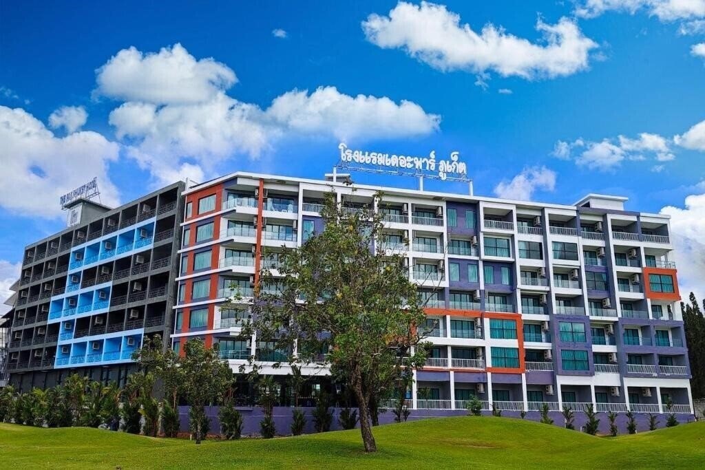 Фотография The Par Phuket 4*