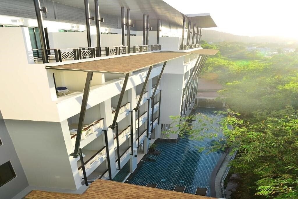 Картинка The Par Phuket 4*