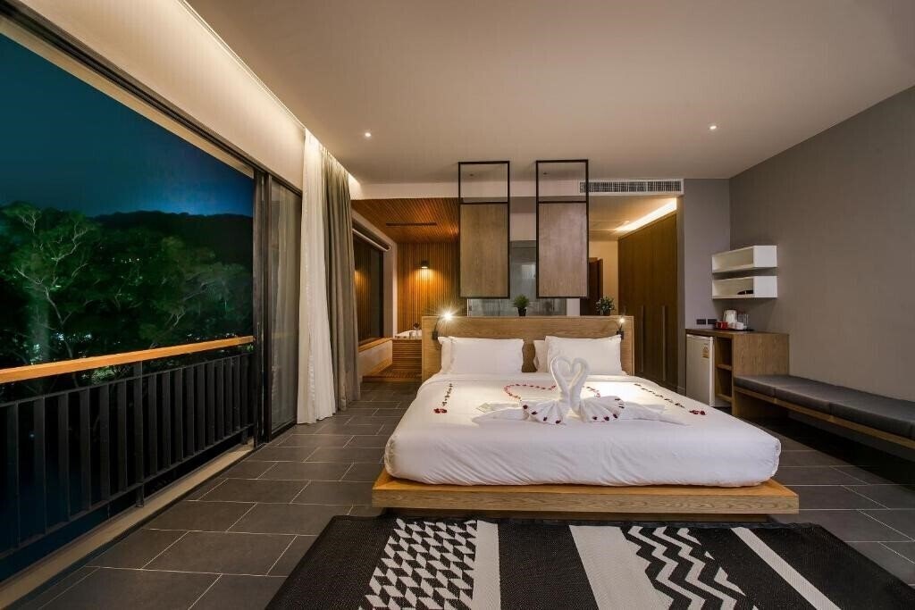 Фото The Gallery Hotel Naiharn 3*