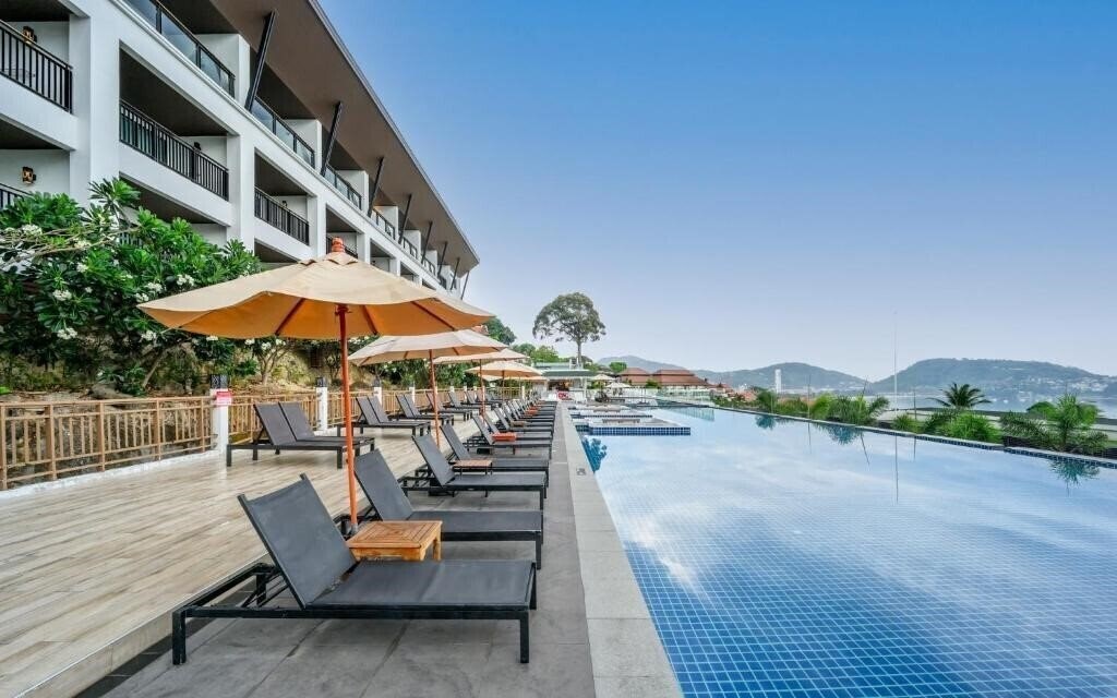 Отель Andamantra Resort & Villa Phuket 4*