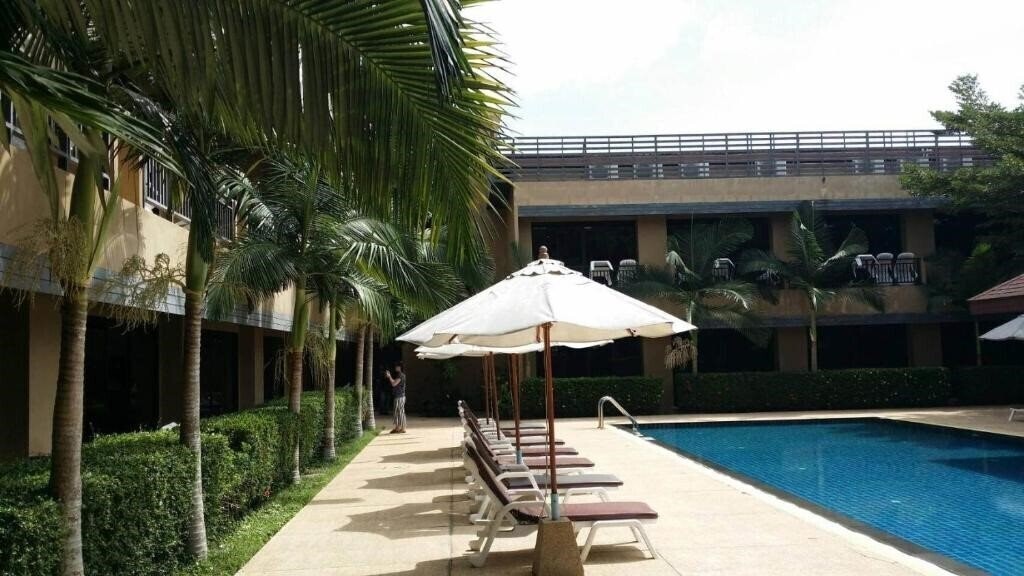 Отель Naiyang Beach Hotel SHA Plus 3*