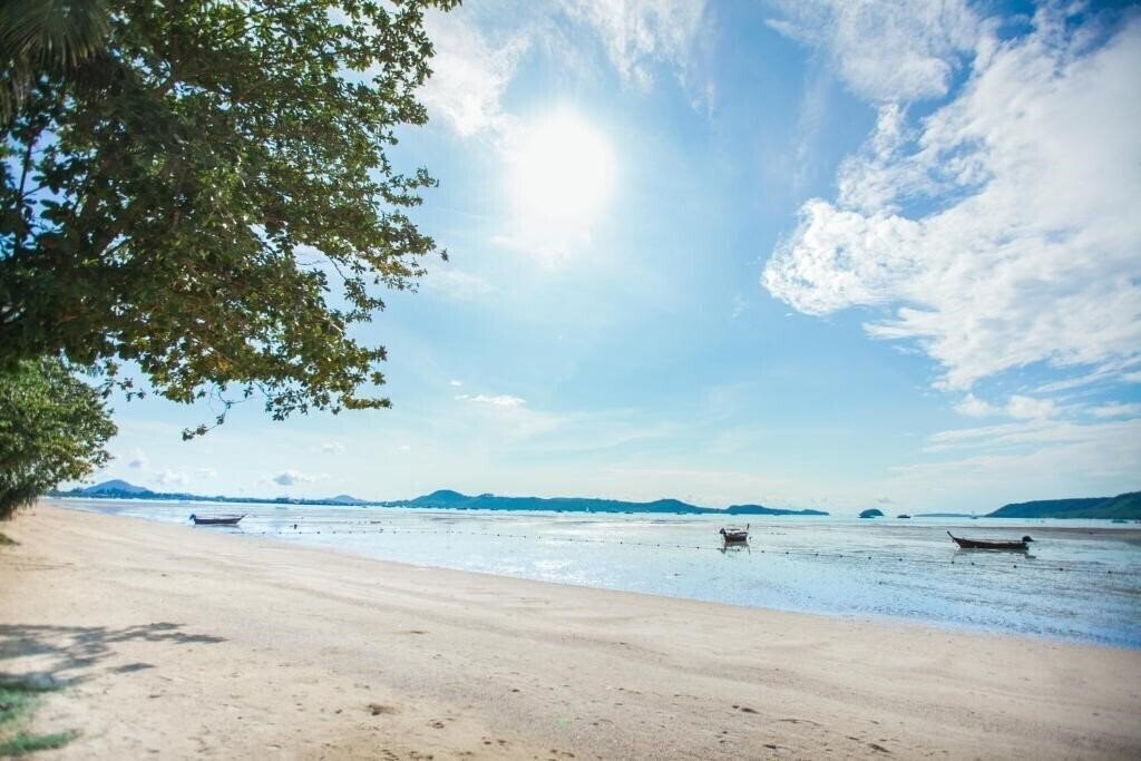 Отель Blue Beach Grand Resort And SPA 4*