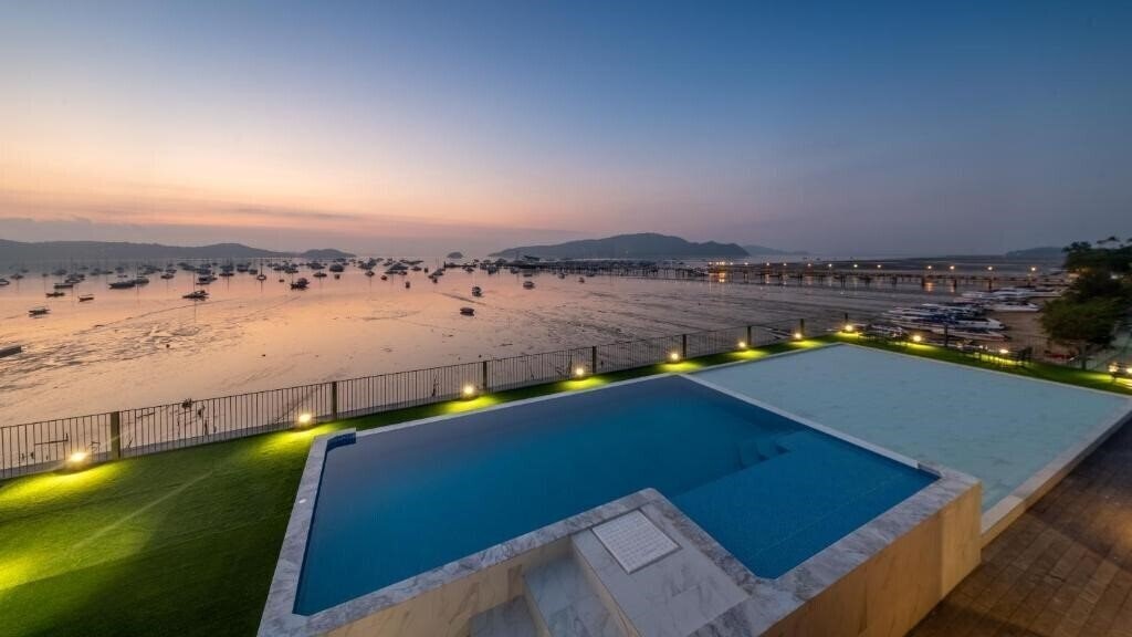 Отель Arch 39 Beach Front Phuket 3*