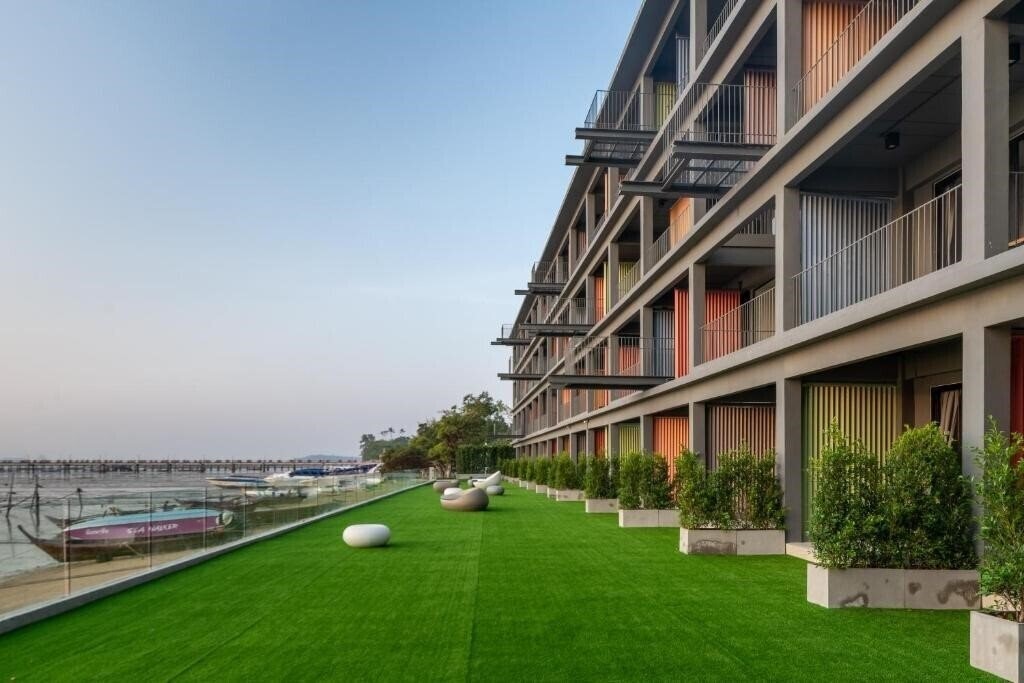 Изображение Arch 39 Beach Front Phuket 3*