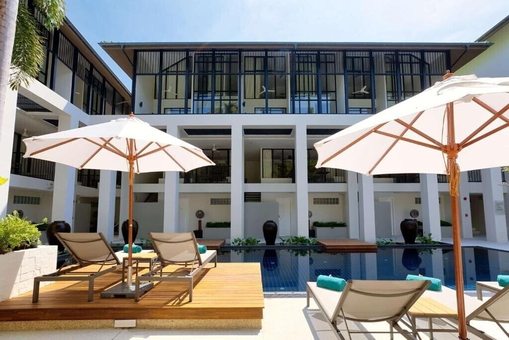 Изображение Outrigger Surin Beach Resort 4*