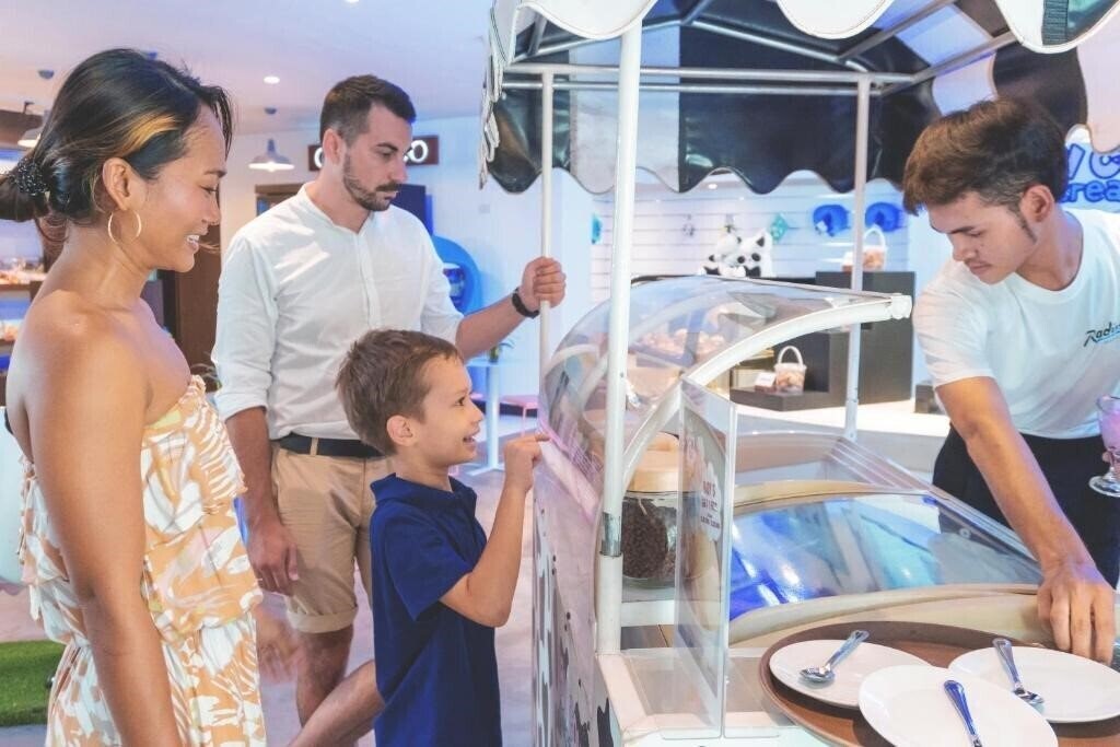 Изображение Radisson Resort & Suites Phuket (ex. Swissotel Suites Kamala) 4*