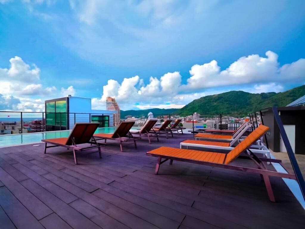 Картинка Phoenix Patong Hotel 3*