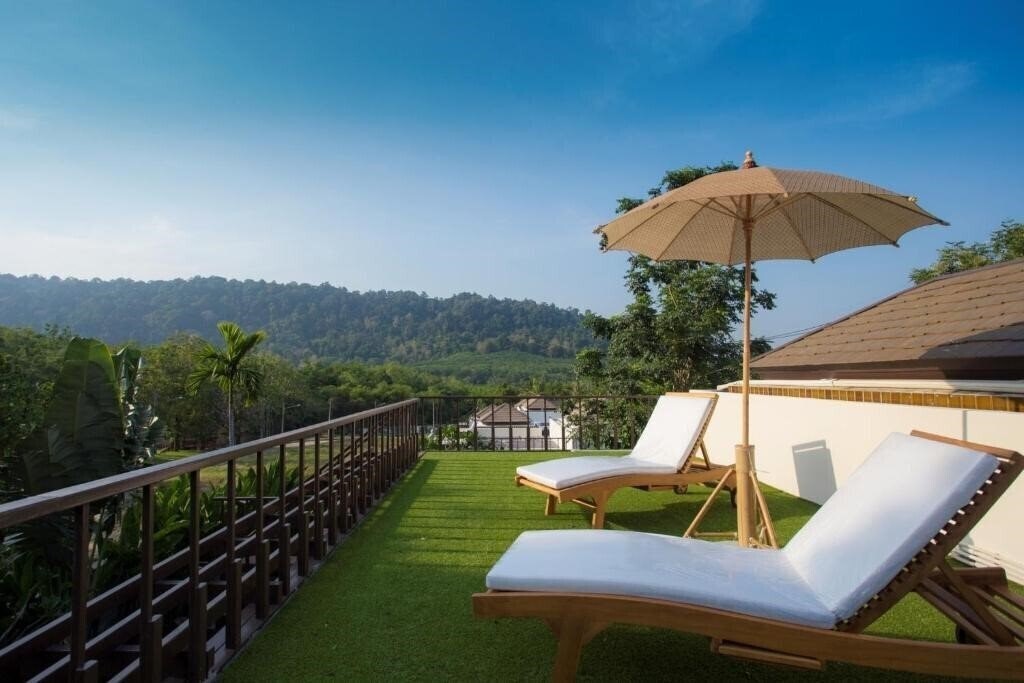 Отель Ozone Villa Phuket 5*