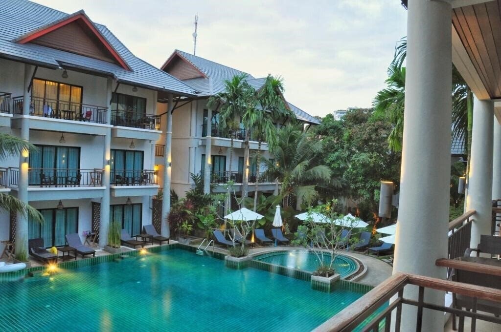 Отель Navatara Phuket Resort 4*