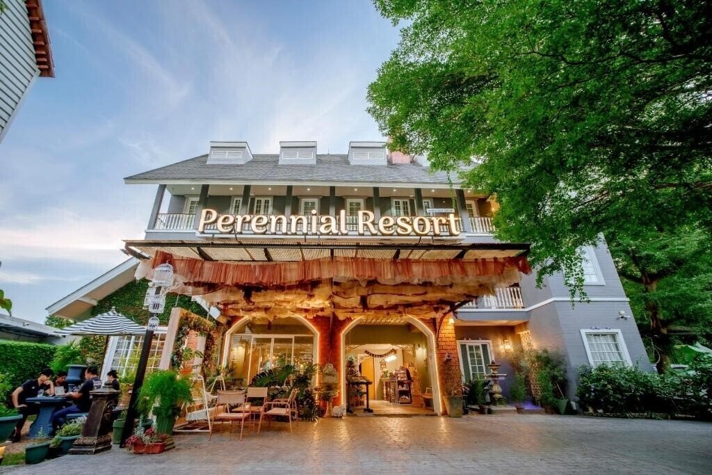 Фото The Perennial Resort 3*